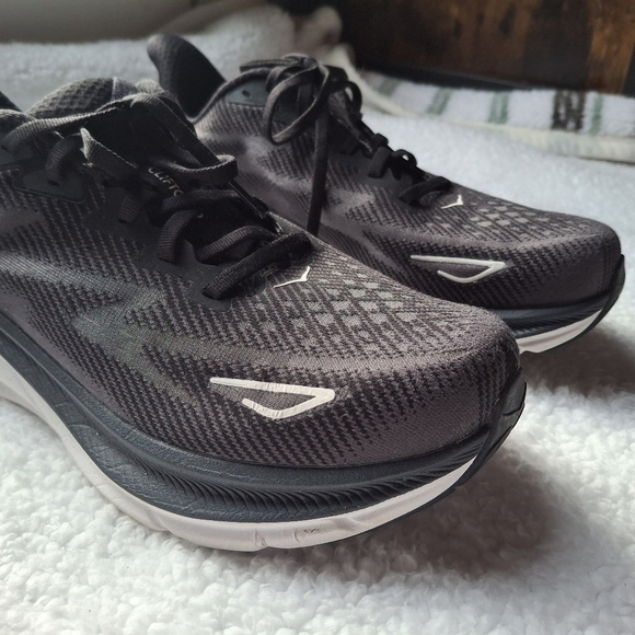 Hoka Clifton 9 Black and White - Women's Size 10 - Picture 11 of 16